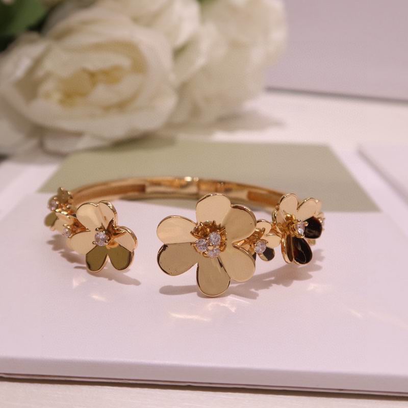 Van Cleef & Arpels bracelet 05yxs03